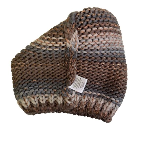 NWT Copper Metallic Striped With Faux Fur Pom Pom Beanie - Picture 4 of 8